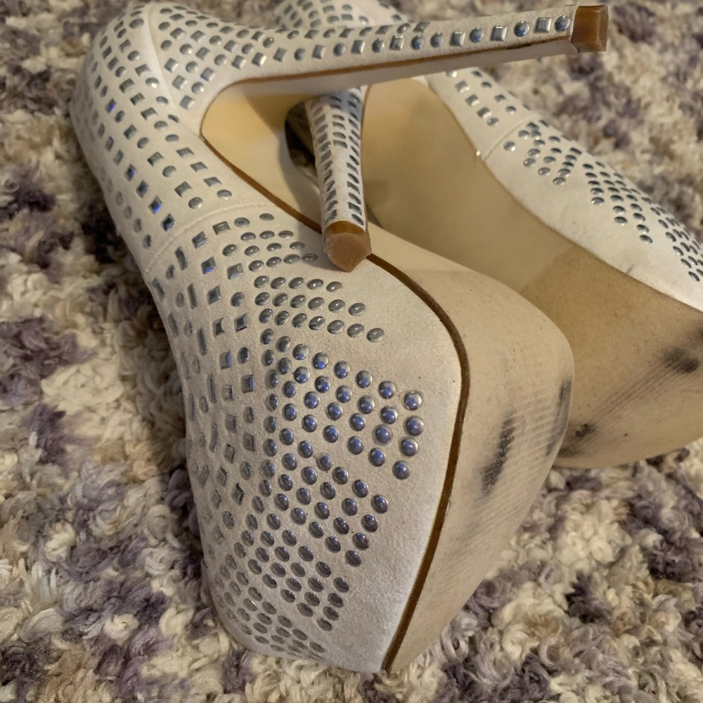 Heels - Picture 6 of 6